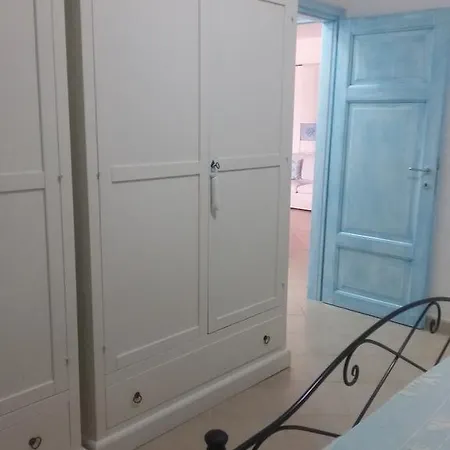 White&blu